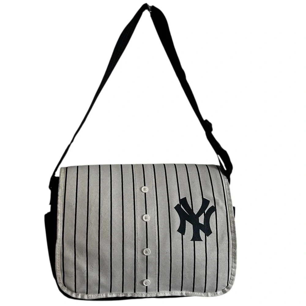 New York Yankees messenger bag for baseball fans NY blue and white